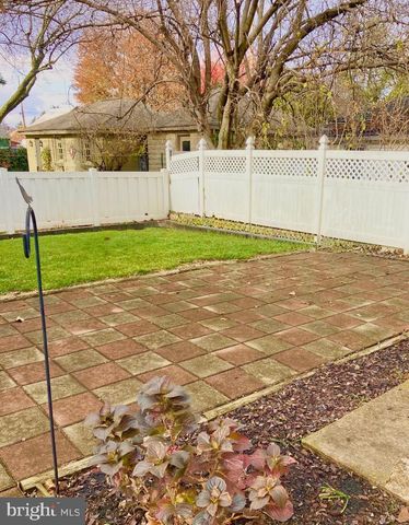 337 S 6TH ST, Chambersburg, PA 17201