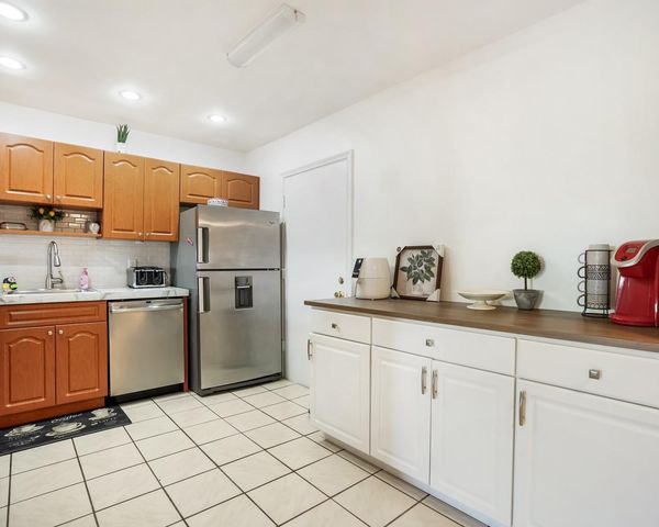 4770 NW 21st Street 305, Lauderhill, FL 33313