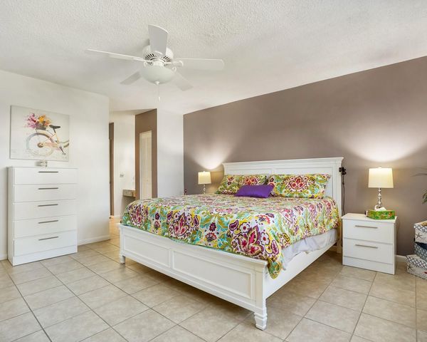 4770 NW 21st Street 305, Lauderhill, FL 33313
