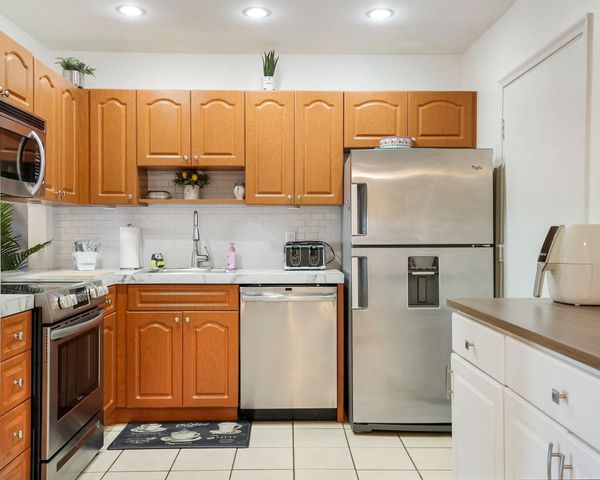 4770 NW 21st Street 305, Lauderhill, FL 33313