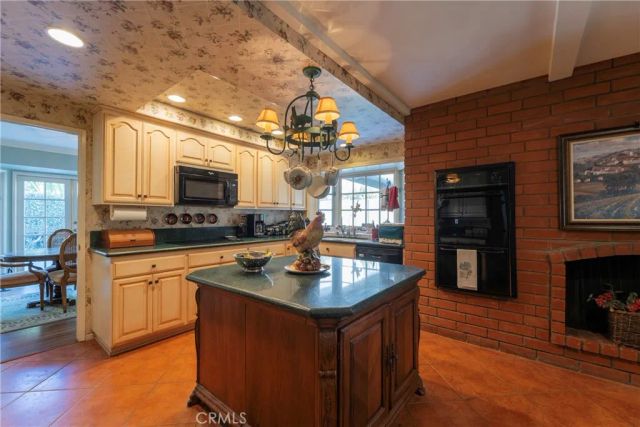 5842 Crestview, La Palma, CA 90623