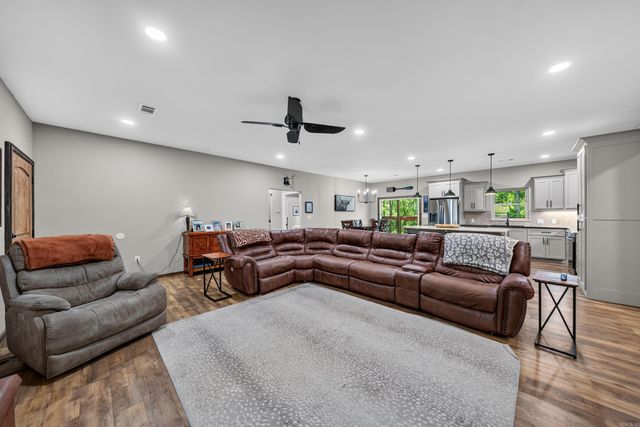 914 Oakgrove Rd Road, Royal, AR 71968