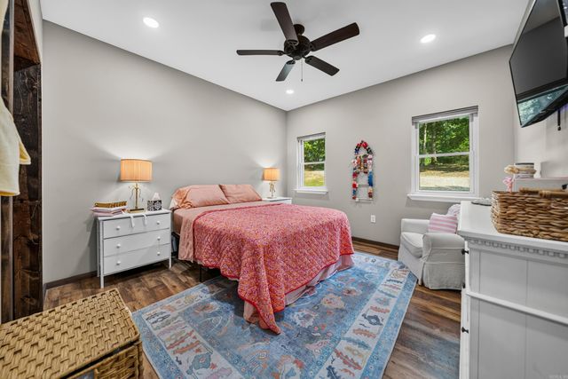 914 Oakgrove Rd Road, Royal, AR 71968