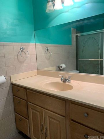 910 Oakland Drive, Jonesboro, AR 72404