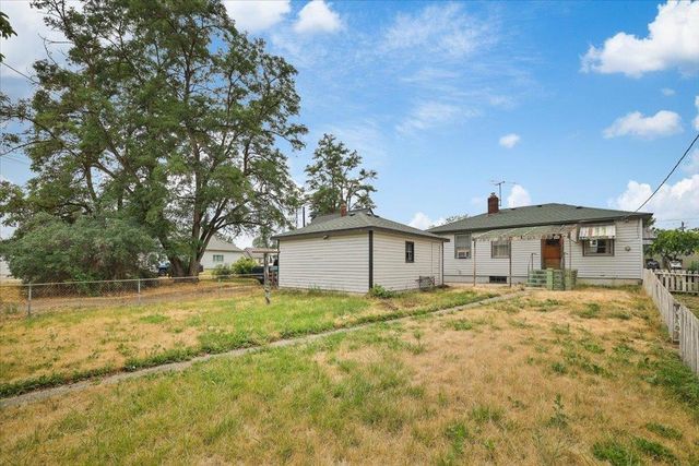4908 N LEE St, Spokane, WA 99207