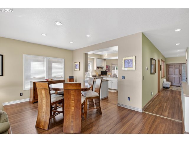 6903 Se RIVERSIDE Dr 6, Vancouver, WA 98664