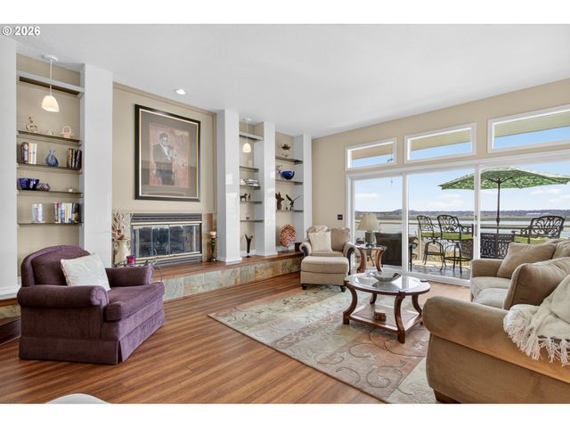 6903 Se RIVERSIDE Dr 6, Vancouver, WA 98664