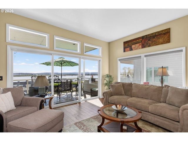 6903 Se RIVERSIDE Dr 6, Vancouver, WA 98664