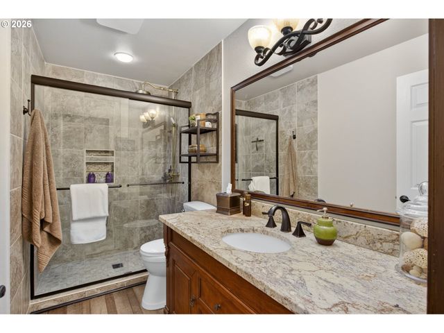 6903 Se RIVERSIDE Dr 6, Vancouver, WA 98664