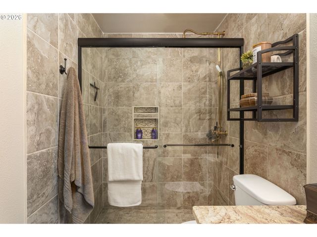 6903 Se RIVERSIDE Dr 6, Vancouver, WA 98664