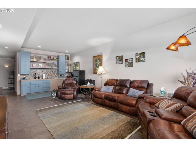 6903 Se RIVERSIDE Dr 6, Vancouver, WA 98664