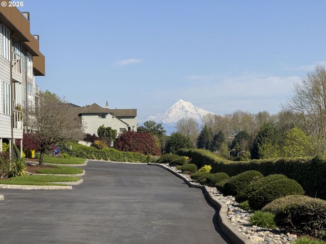 6903 Se RIVERSIDE Dr 6, Vancouver, WA 98664