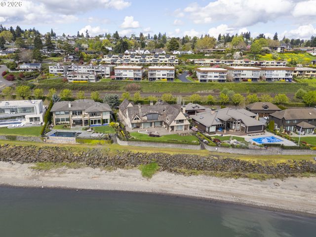 6903 Se RIVERSIDE Dr 6, Vancouver, WA 98664