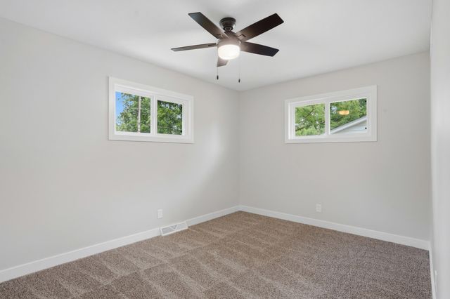 408 LOCH LN, Columbia, MO 65203