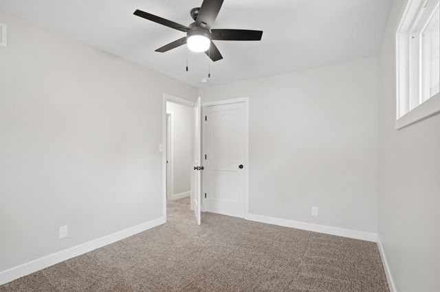 408 LOCH LN, Columbia, MO 65203
