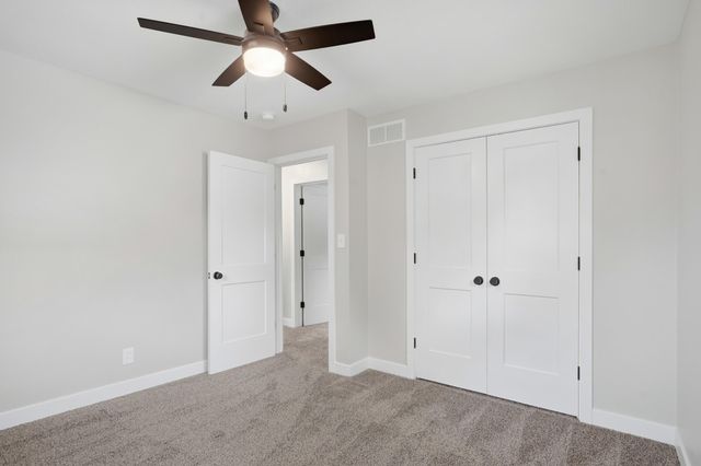 408 LOCH LN, Columbia, MO 65203