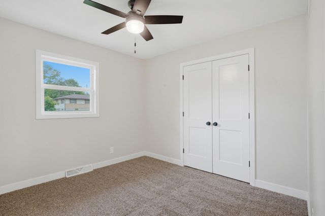 408 LOCH LN, Columbia, MO 65203