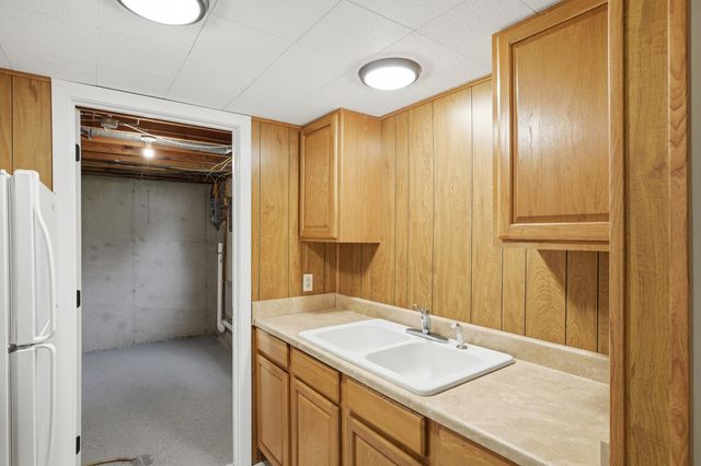 408 LOCH LN, Columbia, MO 65203