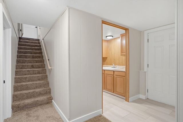 408 LOCH LN, Columbia, MO 65203