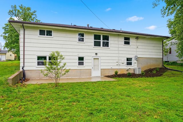 408 LOCH LN, Columbia, MO 65203