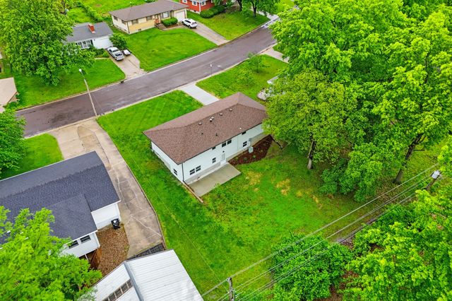408 LOCH LN, Columbia, MO 65203