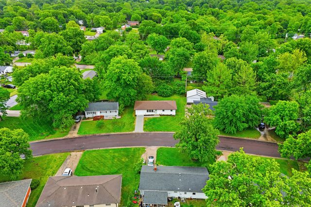 408 LOCH LN, Columbia, MO 65203