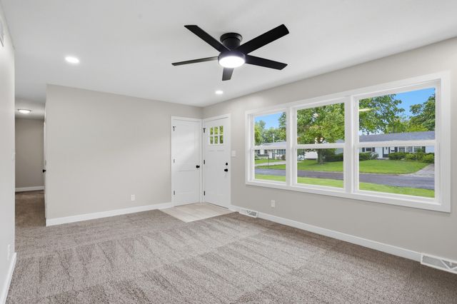 408 LOCH LN, Columbia, MO 65203