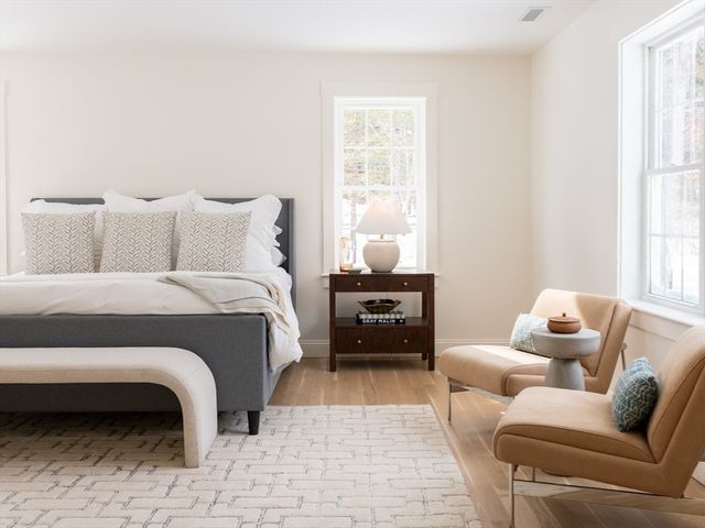 74 Teakettle Ln, Duxbury, MA 02332