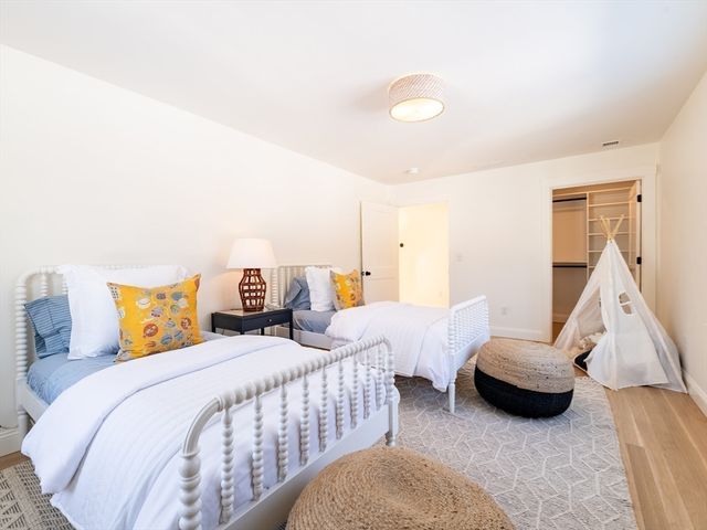 74 Teakettle Ln, Duxbury, MA 02332