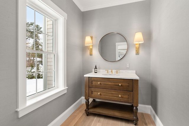 74 Teakettle Ln, Duxbury, MA 02332