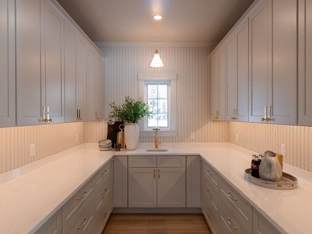 74 Teakettle Ln, Duxbury, MA 02332