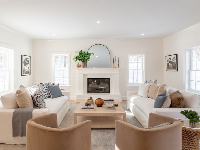 74 Teakettle Ln, Duxbury, MA 02332