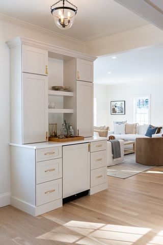 74 Teakettle Ln, Duxbury, MA 02332