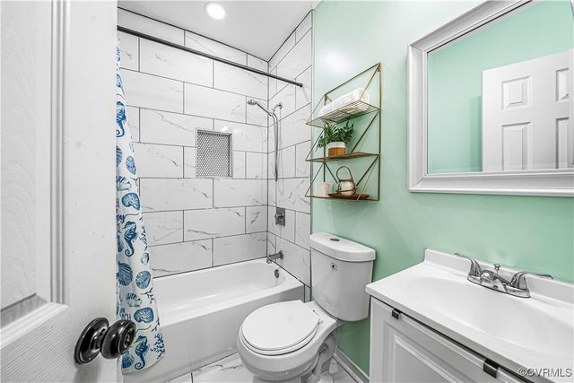 420 Mistletoe St, Petersburg, VA 23803