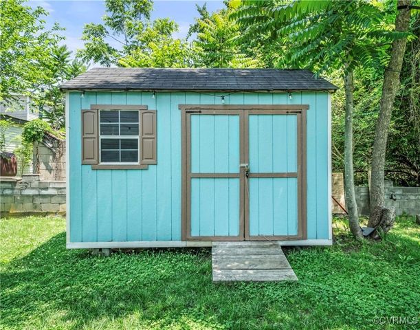 420 Mistletoe St, Petersburg, VA 23803