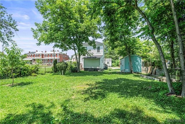 420 Mistletoe St, Petersburg, VA 23803