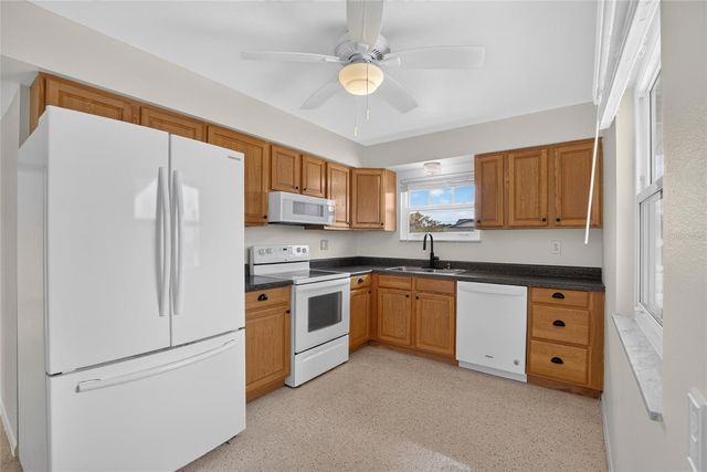 705 THUNDERBIRD AVENUE, Sun City Center, FL 33573