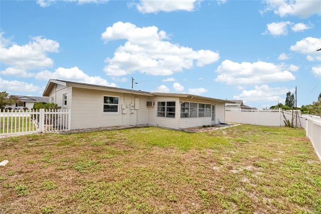 705 THUNDERBIRD AVENUE, Sun City Center, FL 33573