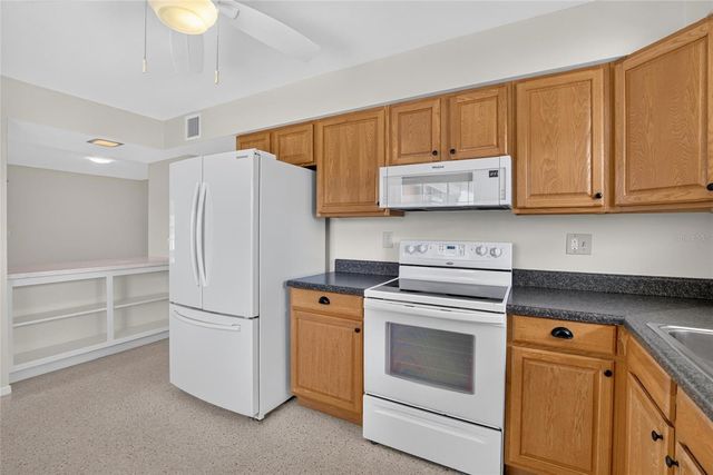 705 THUNDERBIRD AVENUE, Sun City Center, FL 33573