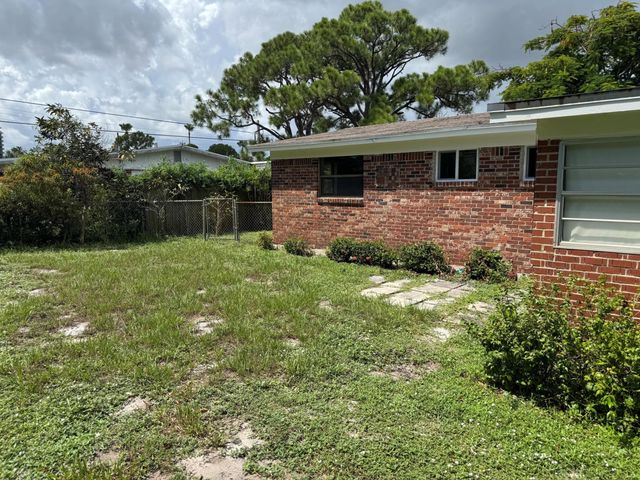 3651 BAHAMA Road, Cabana Colony, Palm Beach Gardens, FL 33410