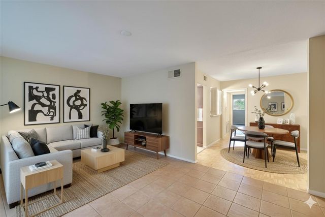 11550 Chimney Rock Road 324, Houston, TX 77035