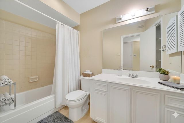 11550 Chimney Rock Road 324, Houston, TX 77035