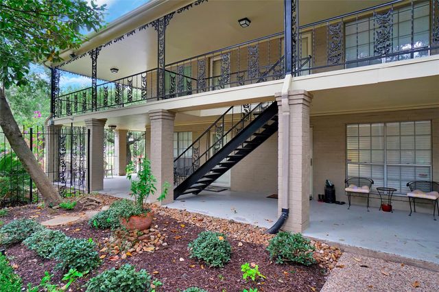 11550 Chimney Rock Road 324, Houston, TX 77035