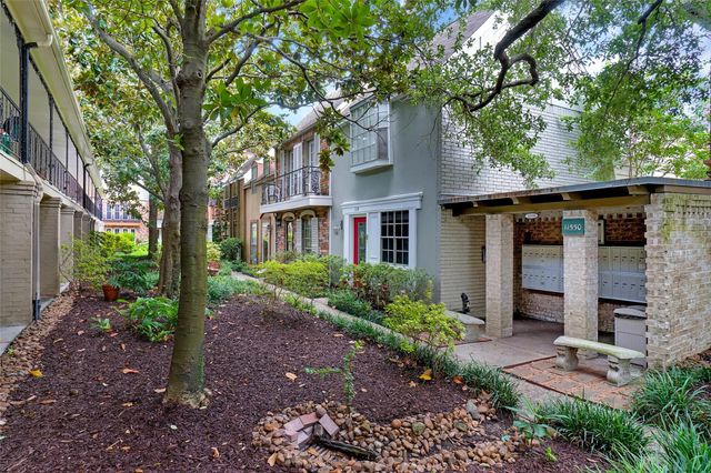 11550 Chimney Rock Road 324, Houston, TX 77035