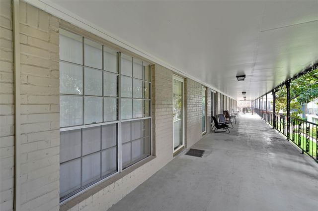 11550 Chimney Rock Road 324, Houston, TX 77035