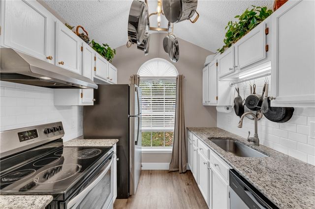 556 E Mimosa Lane, Fayetteville, AR 72703