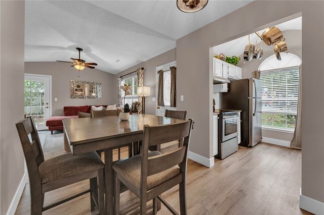 556 E Mimosa Lane, Fayetteville, AR 72703