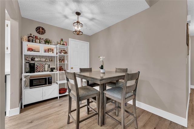 556 E Mimosa Lane, Fayetteville, AR 72703