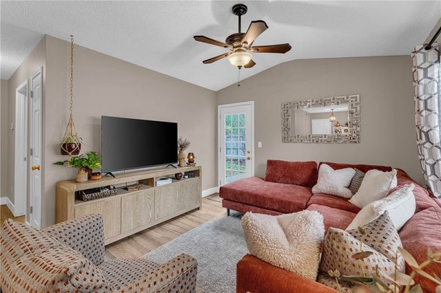 556 E Mimosa Lane, Fayetteville, AR 72703