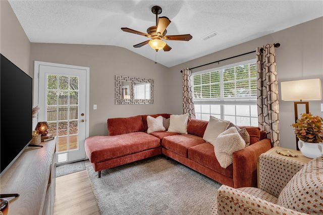 556 E Mimosa Lane, Fayetteville, AR 72703
